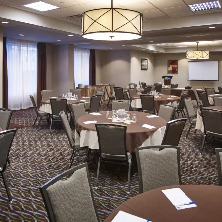 Holiday Inn Express & Suites TIMMINS by IHG