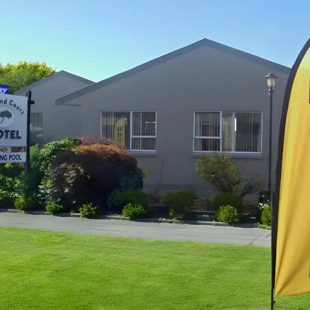 Almond Court Motel