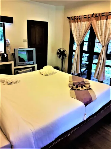 กระท่อมพร้อมระเบียง