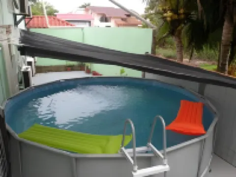 The Red Hut Inn Hotels in Belize City