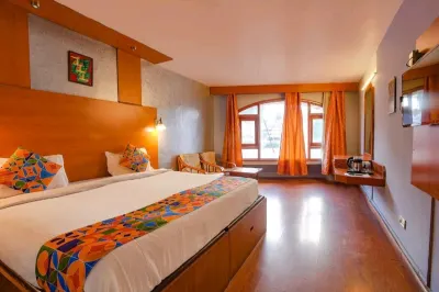 Hotel Khems