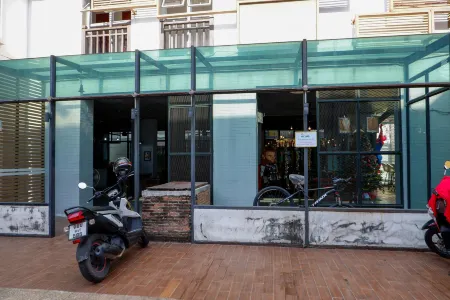 18 Coins Budget hotel