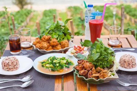 Rai Saeng Arun Resort Отели в г. Чианг Кхонг