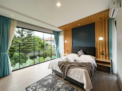 Villa Amethyst KB-5 Lembang 4 Bedrooms with Private Pool Hotel dekat Sersan Bajuri 1