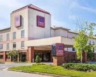 Comfort Suites Hotels near Macon Christmas Light Extravaganza