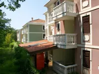 Apartments and Rooms Degra