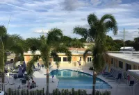 Curtis Inn & Suites - Pools