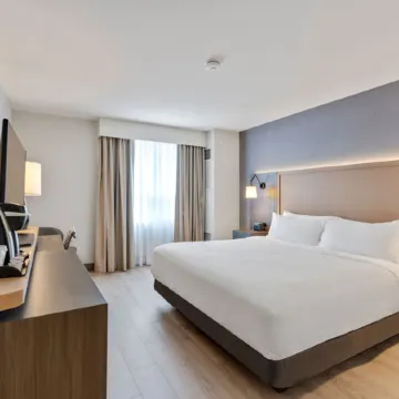 Holiday Inn & Suites OTTAWA KANATA by IHG