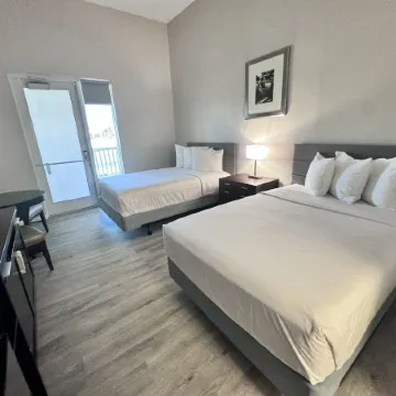 John's Pass Hotel
