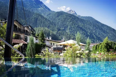 Sepp & Hanni's - Suiten im Dorf Hotels in der Nähe von Holzknecht's Erlebniseinkauf