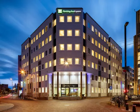 Holiday Inn Express Arnhem Отели в г. Арнем