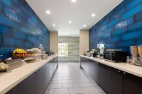 La Quinta Inn & Suites by Wyndham Cullman - Frühstück