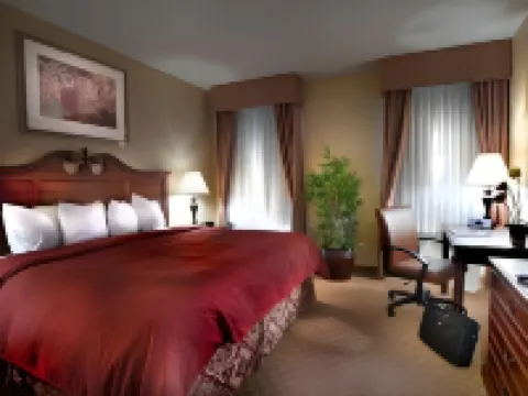 Natchez Grand Hotel on the River