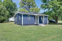 Hopkinsville Home Near Parks & Museums! Hotels near Museums of Historic Hopkinsville-Christian County