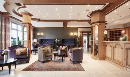 Donna Burghotel am Hohen Bogen Отели в г. Нойкирхен-байм-Хайлиген-Блут