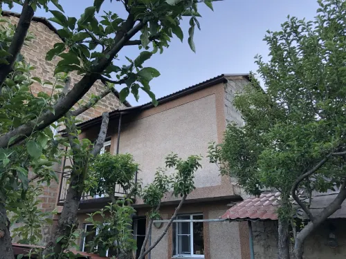 Istomán | Dom S Mangalom Apartments فنادق في تساغکادزور