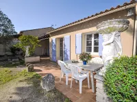 Le Real Hotels in Velleron