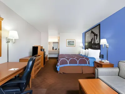 Super 8 by Wyndham Cleburne Hotels in Cleburne