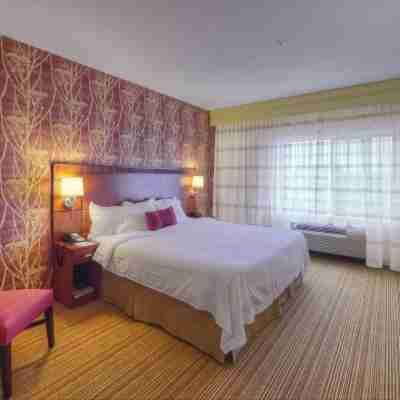 코트야드 메드포드 에어포트 Rooms