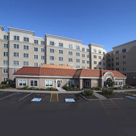 Residence Inn Mississauga-Airport Corporate Centre West Отели рядом с достопримечательностью «Торговый центр Square One»