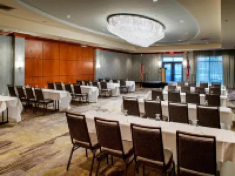 Courtyard Hamilton Hotels in Hamilton