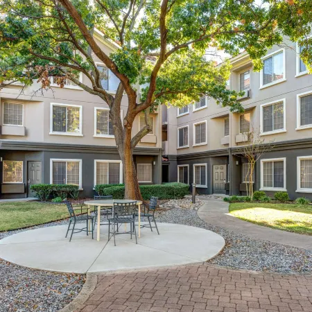 La Quinta Inn & Suites by Wyndham Dallas DFW Airport North
