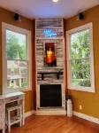 DOWNTOWN 2ND FLOOR LUXURIOUS CONDO 3 BLOCKS OFF BROADWAY IN A QUIET NEIGHBORHOOD
