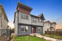 Spacious Seattle Home W/ Gameroom ~ Near Sea-Tac! 西雅圖輕軌-塔奇拉站附近的飯店