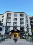 Available June 9-18 Renovated South Forest Beach Condo