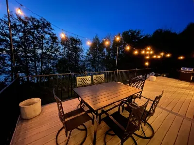 Booking Fall Now! Gorgeous View Home, Beach and ODT + Hot Tub + Dog Friendly Hôtels à proximité de : Peninsula College