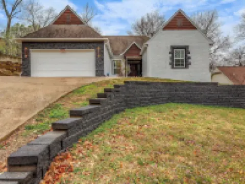 The Woodbriar, close to Hard Rock Casino, downtown Tulsa/BOK + patio w/fire pit Hotels in Catoosa