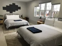 Park Point Getaway - Modern - New - 1 Mile to Canal Park - Half block to Beach