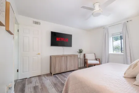 Luxury in the Heart of Homewood, Minutes from Samford! Отели рядом с достопримечательностью «Университет Самфорд»