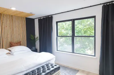 THE NEWARK HIDEAWAY