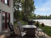 Private lakefront home 30 minutes from downtown Ann Arbor!