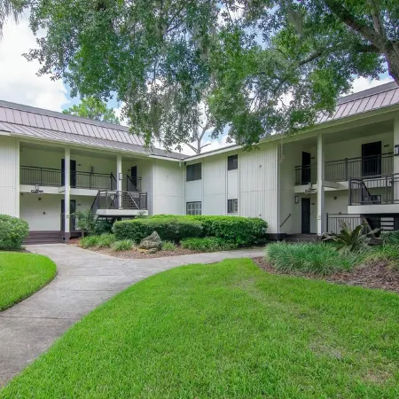 First Floor 2bd/2ba Fully Remodeled  Condo in Saddlebrook
