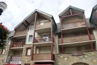 T4 apartment in the heart of the village, 4 Diamonds, secure Wifi, Hotel a Saint-Lary-Soulan