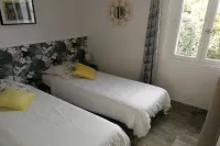 Charmante Maison de Vacances T3 Terrasse, Jardin et Jacuzzi Hotels in Taradeau