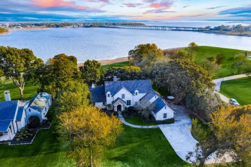 Luxury Lakefront Estate - 1.6 Acres - Sleeps 12 - Boathouse + Sunset Views