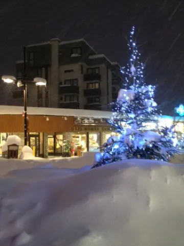 T2 apartment comfortable and bright with beautiful views of the slopes