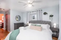 Delightful 5-bedroom residence near downtown Charlottesville. Pet-friendly! Hotels near Charlottesville VA Clinic