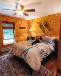 Cozy cabin near Lake Placid & High Peaks. Featuring 7 person hot tub and Yoga