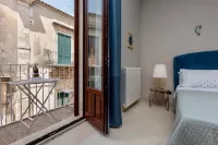 Elegant apartment, in the heart of the historic center of Noto, for 2 to 6 guests