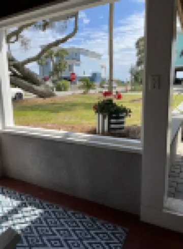 SEAS THE DAY: Charming Folly Beach Apartment awaits your arrival!