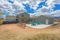 20 ft swim spa! 5 bed, 4 bath, hot tub, 5 acres, game room, north CO Springs!