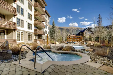New Listing Steps from the lifts, Multiple Hot tubs/Play Pool