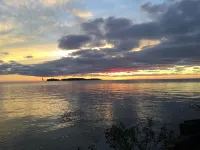 Beautiful Island Cottage on Middle Bass Island, Island Time! Amazing Sunsets! Hotels in Put-in-Bay Township