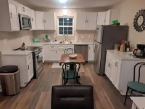 2Bd Cottage, Less Than 2Miles-Dpac, Duke, Nccu. Surprisingly Close to Everything