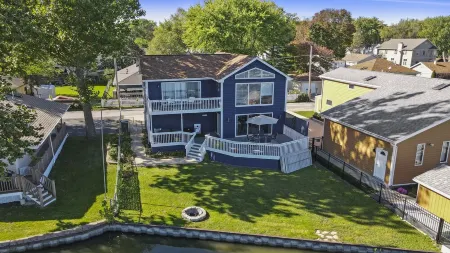 Stunning Lakefront Home on the Chain O'Lakes! ★ Amazing Views & Newly Rehabbed