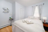 Pleasantly comfortable suburban home for up to 8 Hotels near South Shore Plaza
